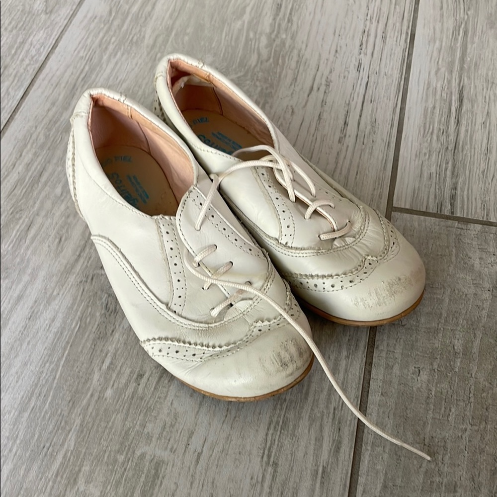 AngelitoS Girls Cream Lace-Up Oxford Shoes